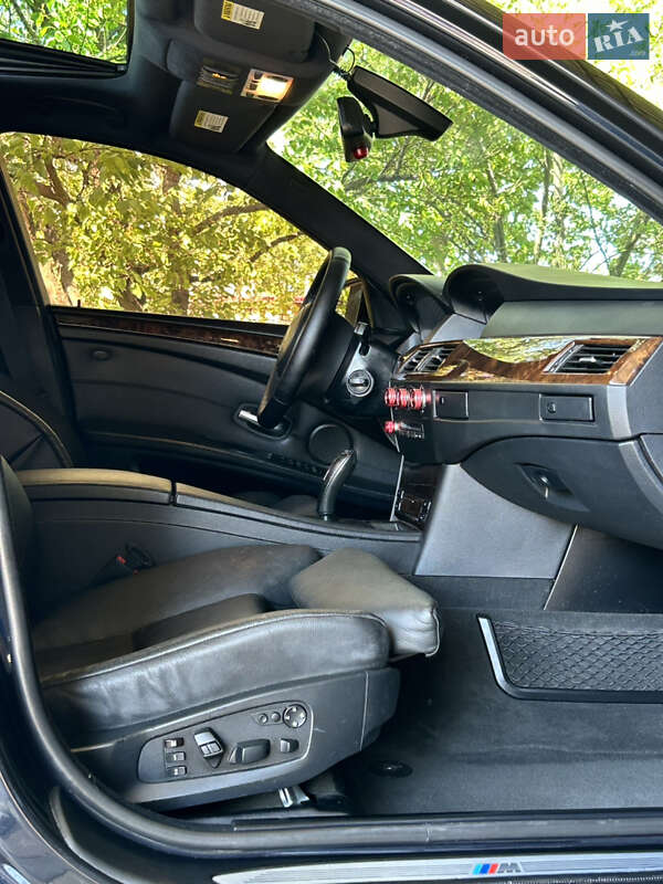 Седан BMW 5 Series 2009 в Новомосковську
