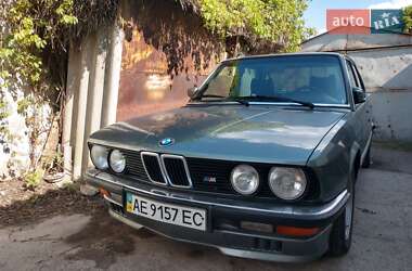 Седан BMW 5 Series 1985 в Дніпрі