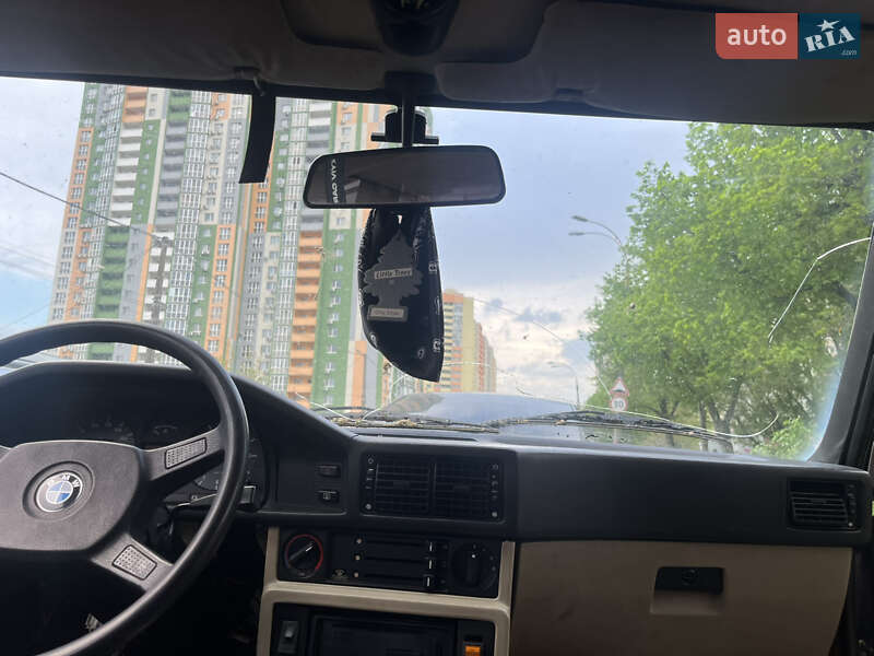 Седан BMW 5 Series 1986 в Києві