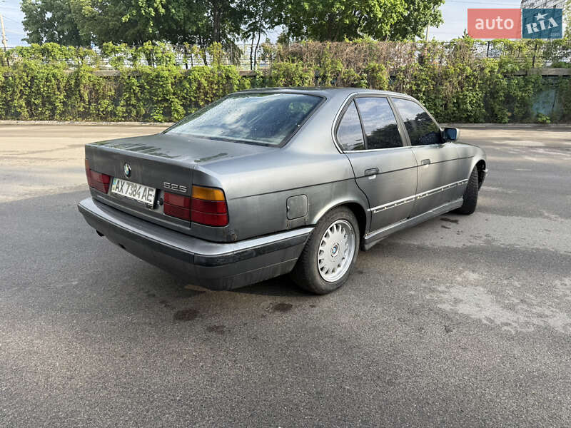 Седан BMW 5 Series 1988 в Днепре