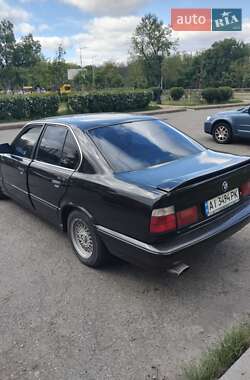 Седан BMW 5 Series 1990 в Киеве