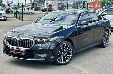 Седан BMW 5 Series 2023 в Киеве