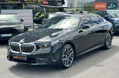 Седан BMW 5 Series 2023 в 