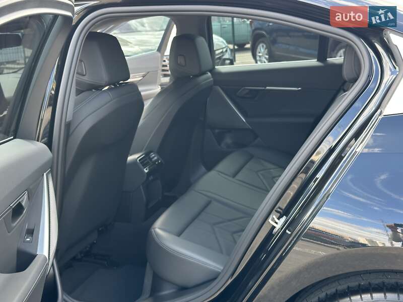Седан BMW 5 Series 2023 в Киеве