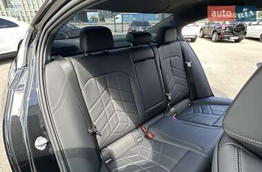 Седан BMW 5 Series 2023 в 