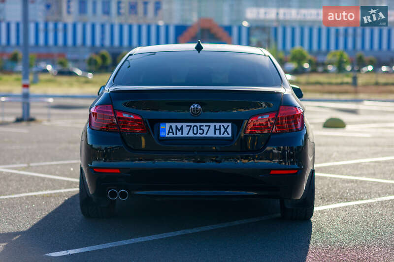 Седан BMW 5 Series 2015 в Звягеле