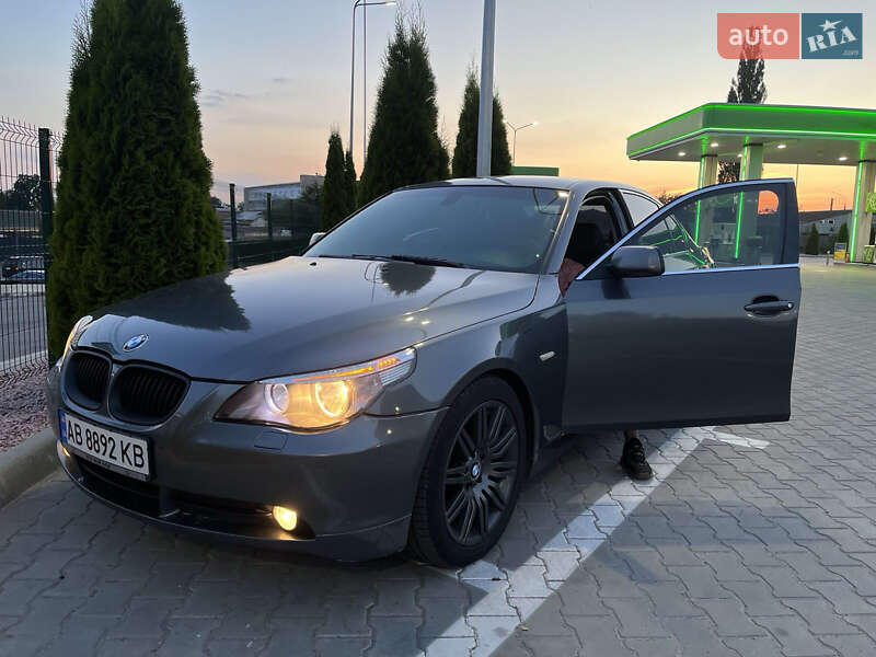 Седан BMW 5 Series 2004 в 