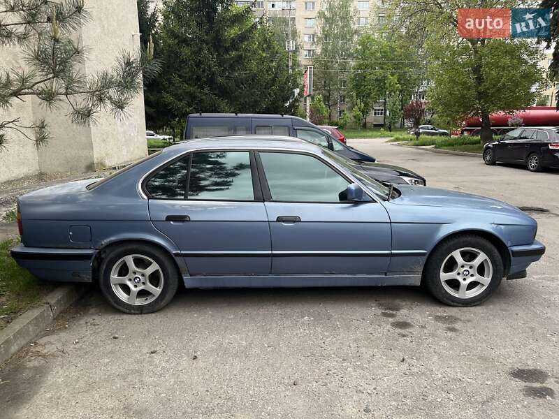 Седан BMW 5 Series 1991 в Виннице