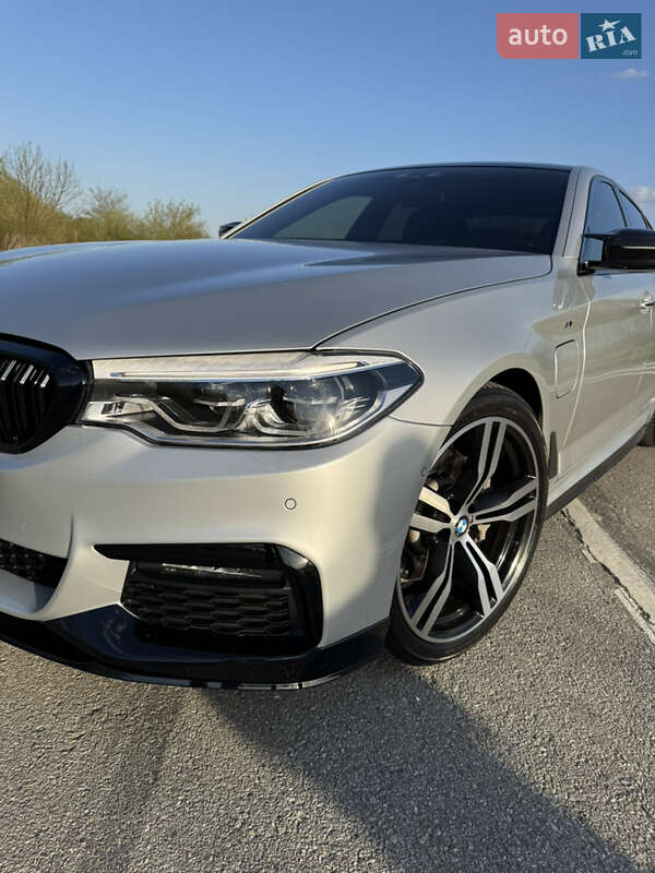 Седан BMW 5 Series 2017 в Львові