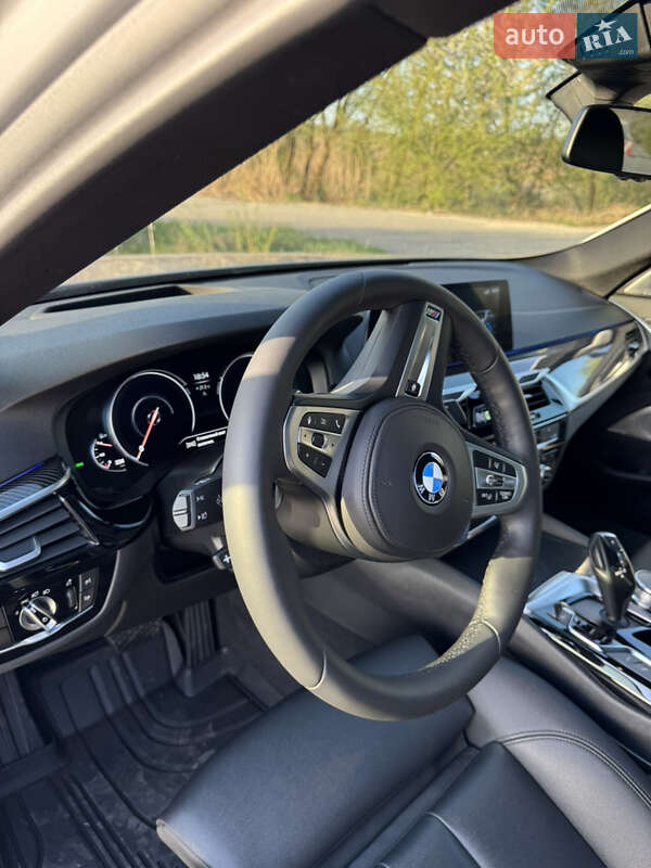 Седан BMW 5 Series 2017 в Львові
