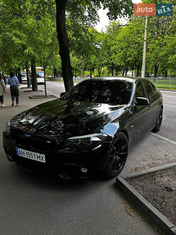 Седан BMW 5 Series 2010 в 