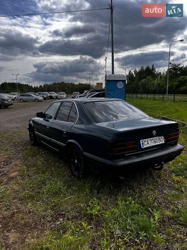 Седан BMW 5 Series 1989 в Львове