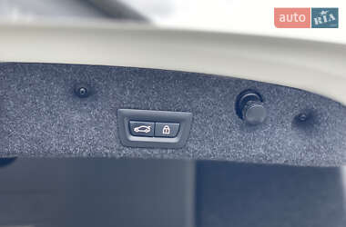 Седан BMW 5 Series 2012 в 
