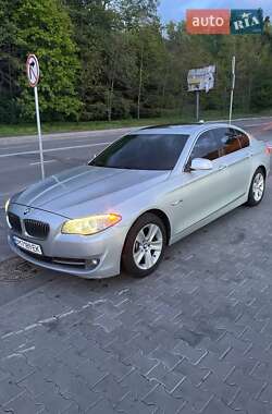 Седан BMW 5 Series 2011 в Ромнах