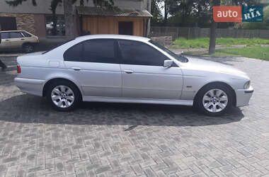 Седан BMW 5 Series 2001 в Немирові