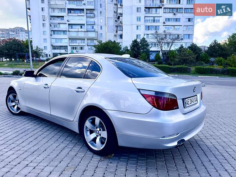 Седан BMW 5 Series 2004 в 