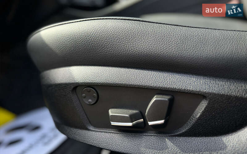 Седан BMW 5 Series 2011 в Львові