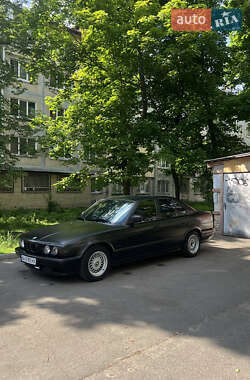 Седан BMW 5 Series 1992 в 