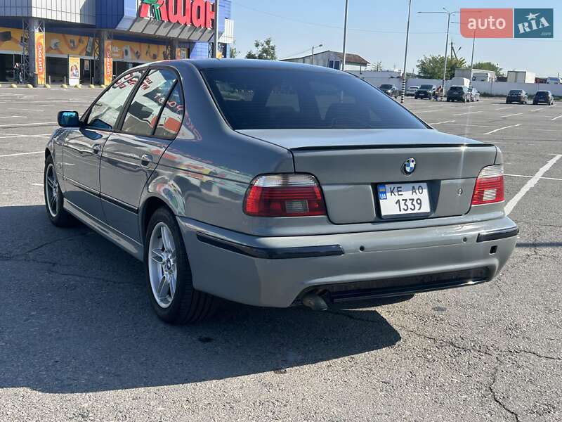 Седан BMW 5 Series 2001 в 