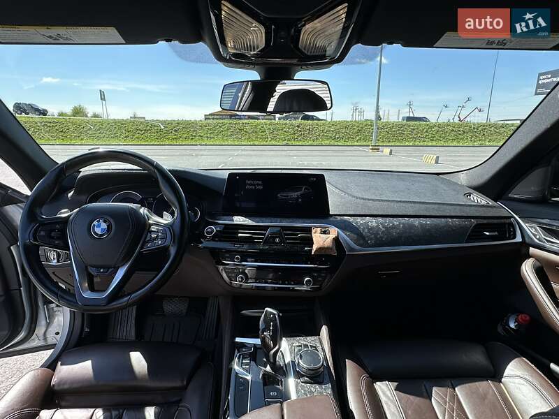 Седан BMW 5 Series 2017 в Львові