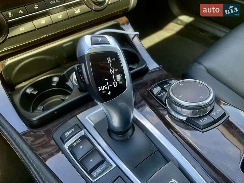 Седан BMW 5 Series 2013 в Днепре