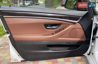 Седан BMW 5 Series 2012 в 