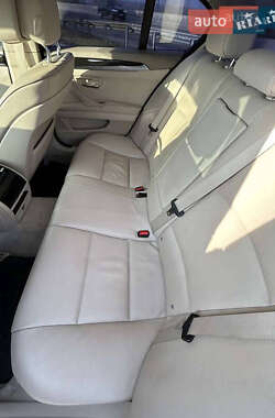 Седан BMW 5 Series 2010 в 