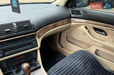 Седан BMW 5 Series 2000 в 