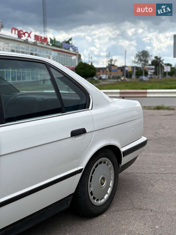 Седан BMW 5 Series 1990 в Черкассах