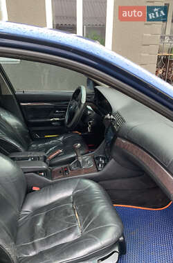 Седан BMW 5 Series 2002 в 