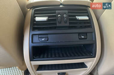 Седан BMW 5 Series 2012 в 