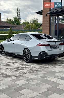 Седан BMW 5 Series 2024 в 