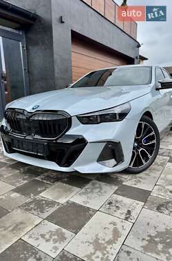 Седан BMW 5 Series 2024 в 