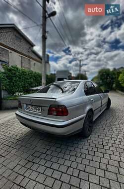 Седан BMW 5 Series 2000 в 