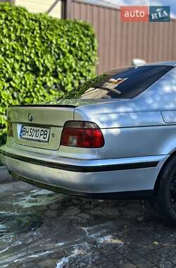 Седан BMW 5 Series 2000 в 