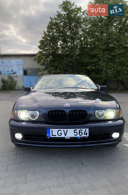 Седан BMW 5 Series 2003 в Рокитном