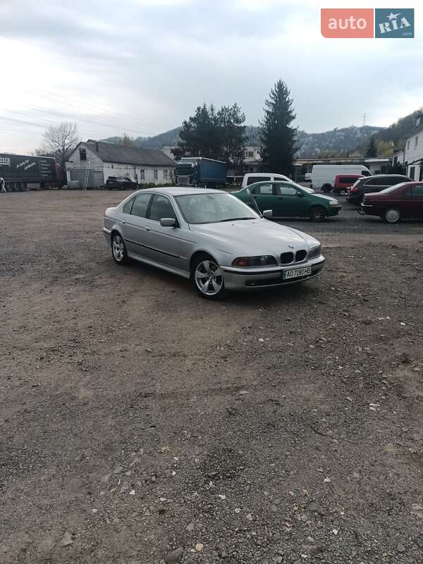 Седан BMW 5 Series 1998 в Мукачево