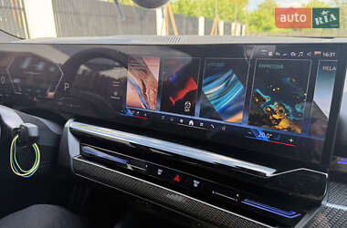 Седан BMW 5 Series 2024 в 