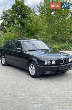 Седан BMW 5 Series 1993 в Житомире