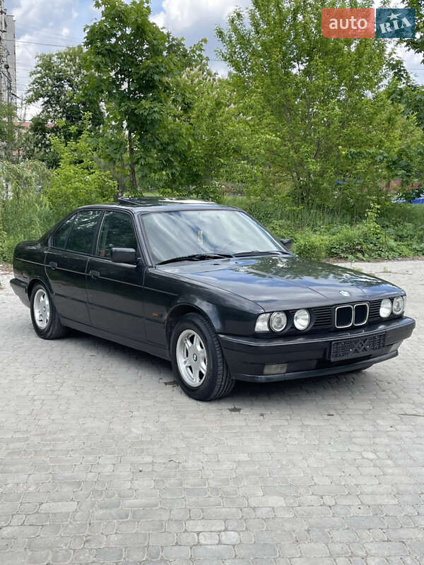 Седан BMW 5 Series 1993 в 
