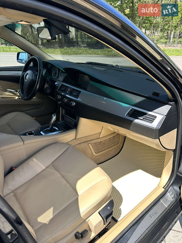Седан BMW 5 Series 2009 в Ужгороде