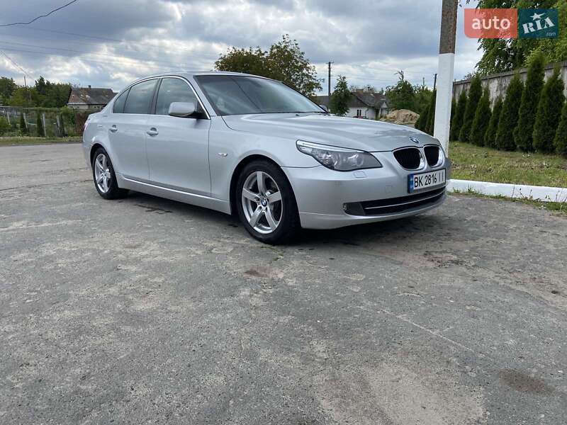Седан BMW 5 Series 2009 в 
