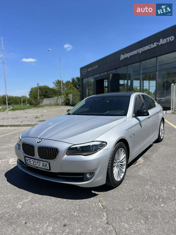 Седан BMW 5 Series 2010 в 