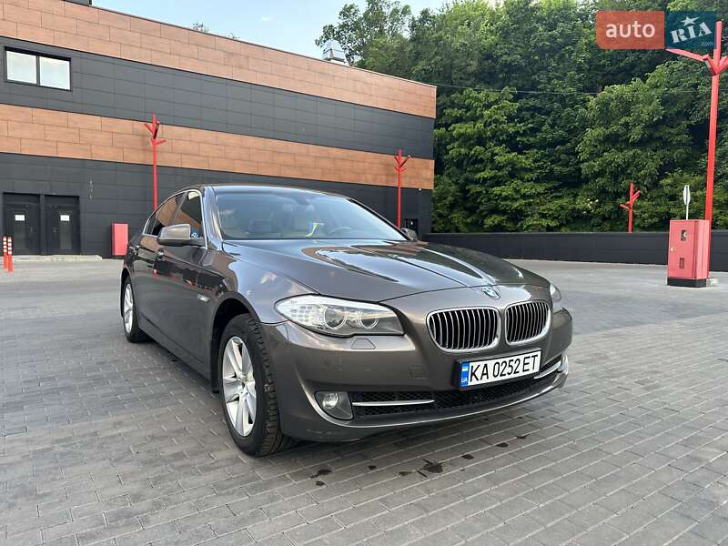 Седан BMW 5 Series 2013 в 