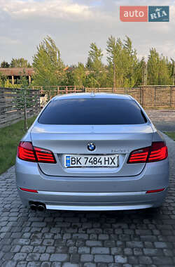 Седан BMW 5 Series 2011 в 