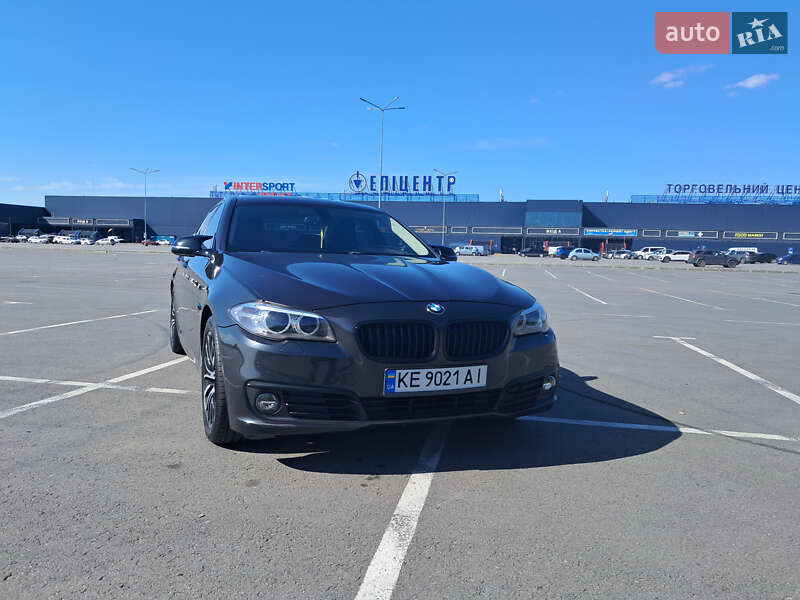 Седан BMW 5 Series 2013 в 