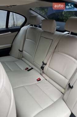 Седан BMW 5 Series 2012 в 