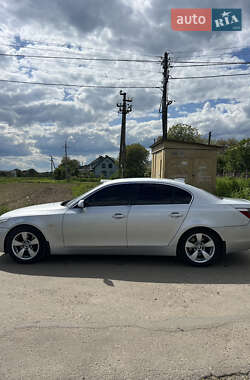 Седан BMW 5 Series 2004 в Калуші