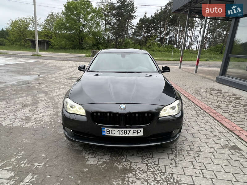 Седан BMW 5 Series 2012 в Львові