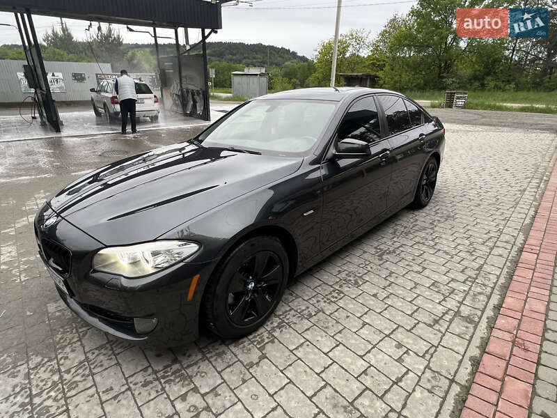 Седан BMW 5 Series 2012 в Львові